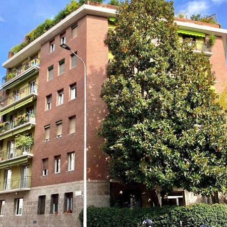 Elegante Appartamento In Zona Tortona-Solari Milan Luaran gambar