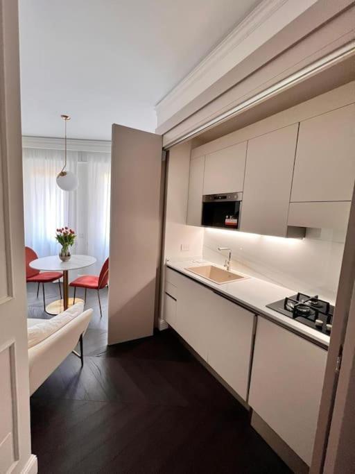 Elegante Appartamento In Zona Tortona-Solari Milan Luaran gambar