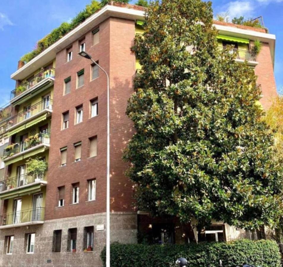 Elegante Appartamento In Zona Tortona-Solari Milan Luaran gambar